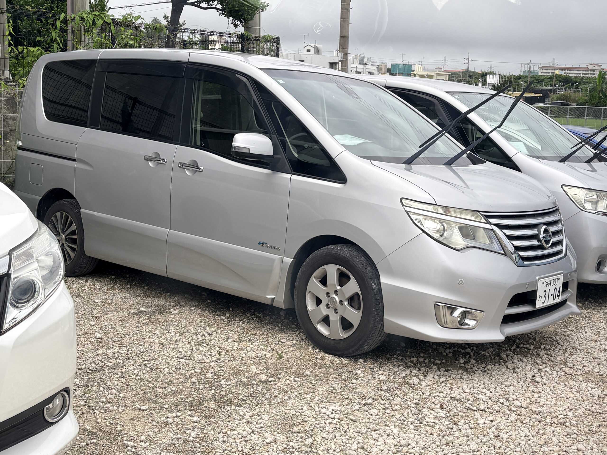 駐車場にあったセレナ。これに乗ると思っていたのに…！